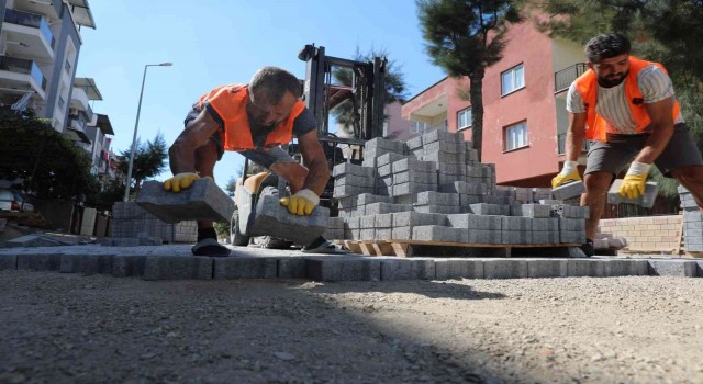 Efelerdeki eski yollar yenilenmeye devam ediyor