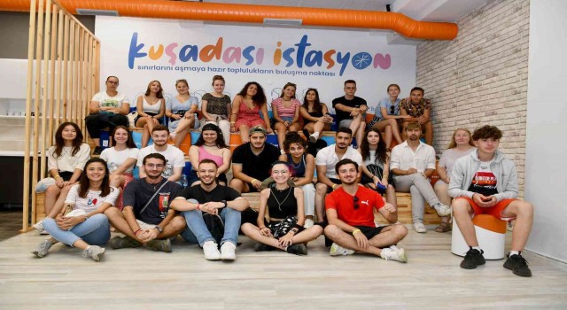 Egeden dünyaya gi̇ri̇şi̇mci̇li̇k köprüsü