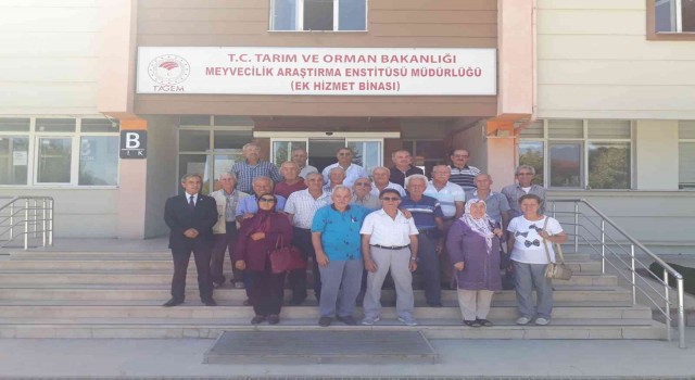 Eğirdir Ziraat Okulu 1971 yılı mezunları hasret giderdi
