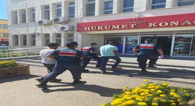 Eğirdirde kablo hırsızları yakalandı