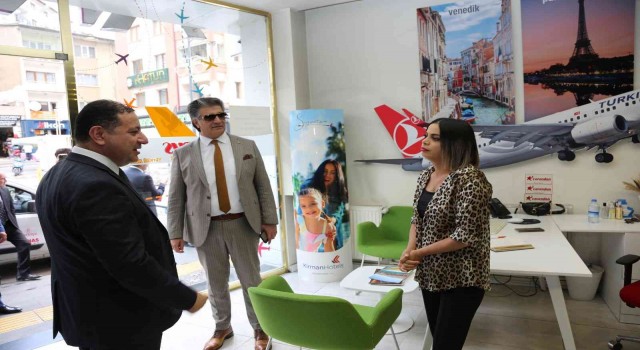 Eken, meclis üyesi adaylarıyla İstasyon Caddesinde