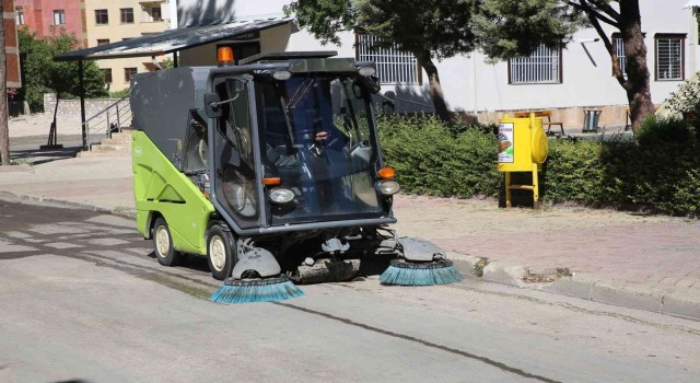 Elazığ Belediyesi şehir genelinde hijyen çalışmalarını sürdürüyor