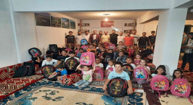 Elazığda 200 öğrenciye kırtasiye malzemesi yardımı