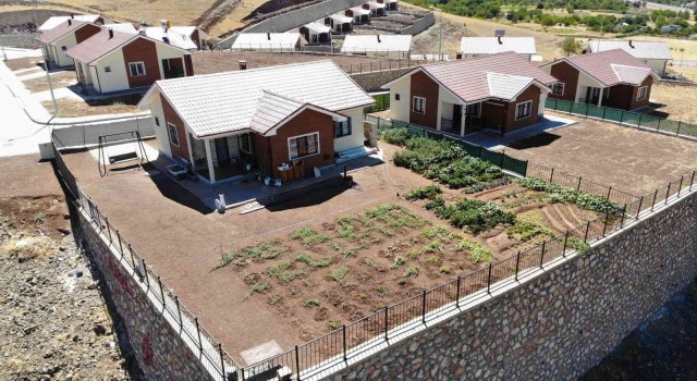 Elazığda depremin izleri bir bir siliniyor
