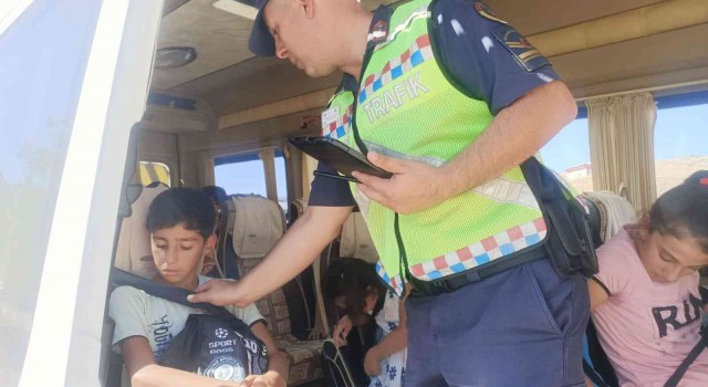 Elazığda jandarmadan radarlı ve dronlu trafik denetimi