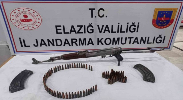 Elazığda silah kaçakçılarına yönelik operasyonda Kalaşnikof ele geçirildi
