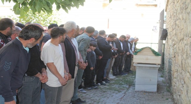 Elektrik akımına kapılarak hayatını kaybeden işçi son yolculuğuna uğurlandı