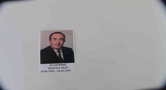 Emekli eğitimci son yolculuğuna dualarla uğurlandı