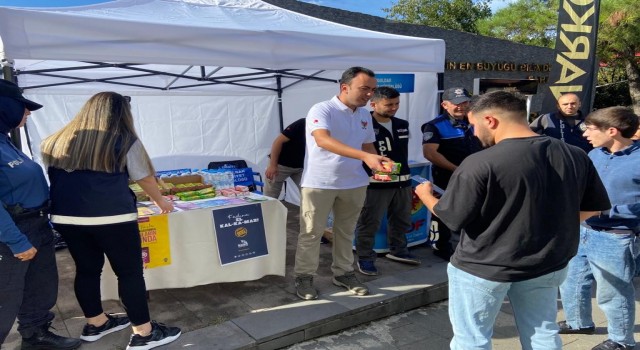 Emniyetten öğrencilere bilgilendirme standı
