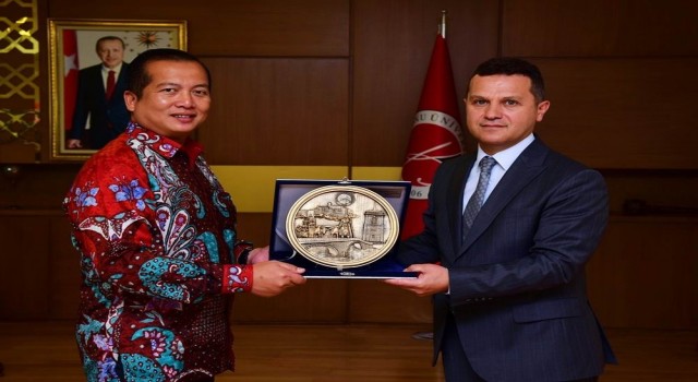 Endonezya Ankara Büyükelçisinden Rektör Topala ziyaret