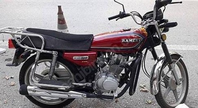 Engelli çocuğunu hastaneye götürebilmek için aldığı motosiklet çalındı