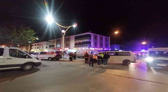 Erzincanda trafik kazası: 3 yaralı