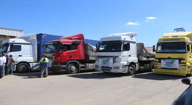 Erzurumdan Pakistana 4 yardım tırı gönderildi