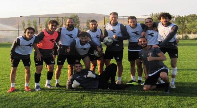 ES Elazığsporlu futbolcuların hedefi şampiyonluk