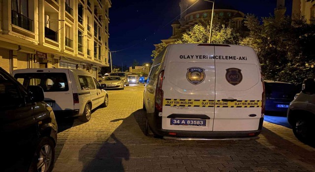 Esenyurtta silahlar konuştu; 2 genç kurşun yağmuruna tutuldu