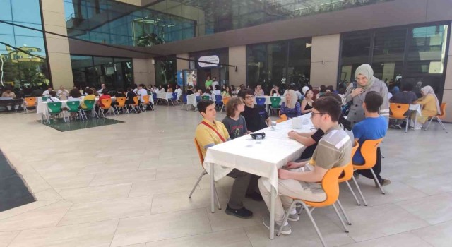 Eski mezunlar bir arada