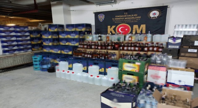 Eskişehirde 4 ton 700 litre kaçak içki ele geçirildi