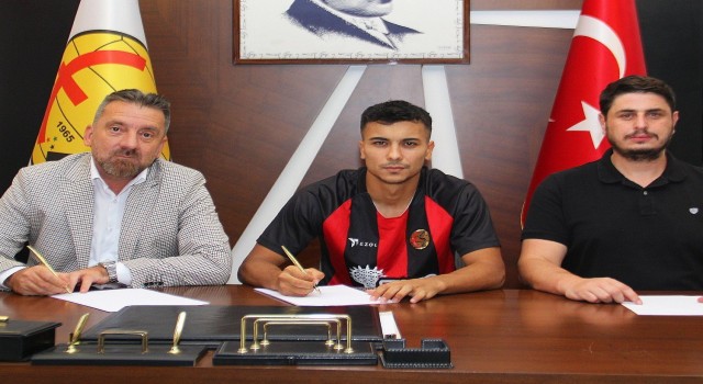 Eskişehirsporda 3 oyuncu ile 5er yıllık sözleşme imzalandı