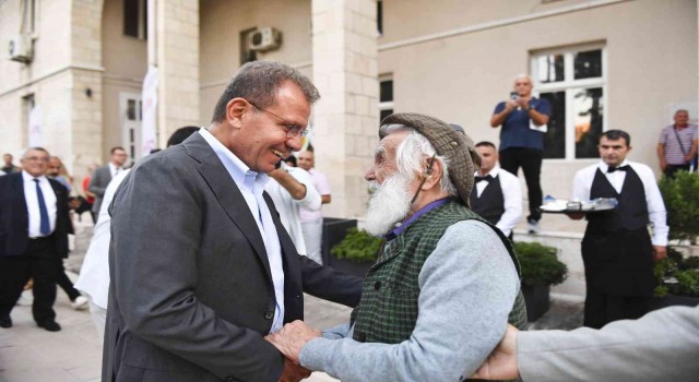 Etem Çalışkanın eserleri taş binayı süsleyecek