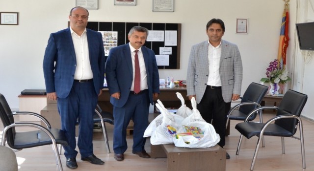 ETSOdan ihtiyaçlı öğrencilere kırtasiye yardımı