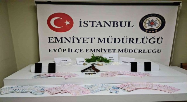 Eyüpsultanda uyuşturucu operasyonu; 4 gözaltı