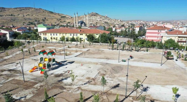 Fatih Sultan Mehmet Mahallesindeki yeni parkın yapımı devam ediyor