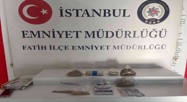 Fatihte zehir tacirinin evine operasyon