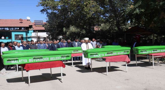 Feci kazada ölen 6 kişilik aile defnedildi