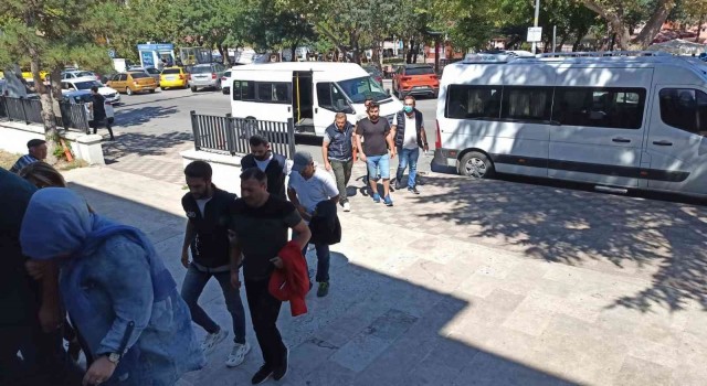 FETÖ bağlantılı 5 kişi Yunanistana kaçamadan yakalandı