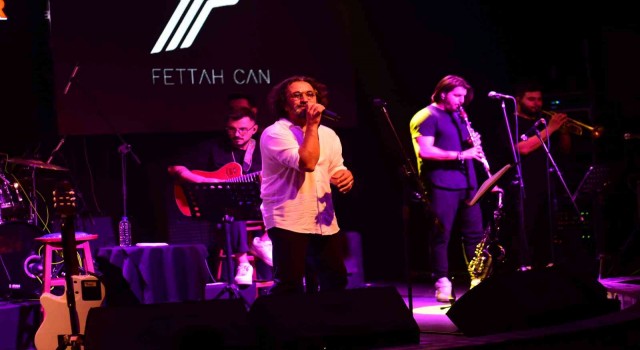 Fettah Can memleketi Bursada sahne aldı