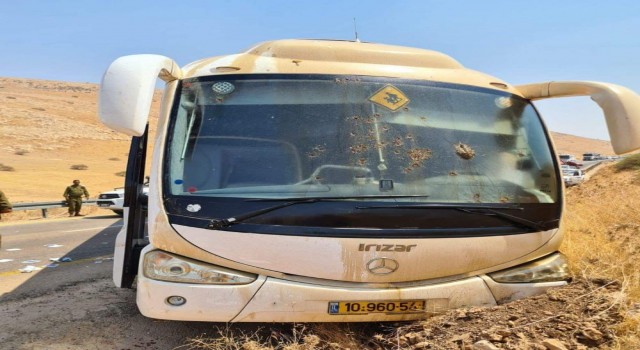 Filistinde otobüse ateş açıldı: 4 İsrailli yaralandı