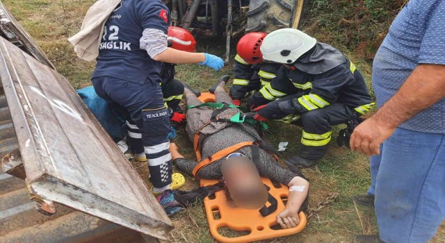 Fındıktan eve dönen ailenin içerisinde bulunduğu traktör devrildi: 1 ölü, 4 yaralı