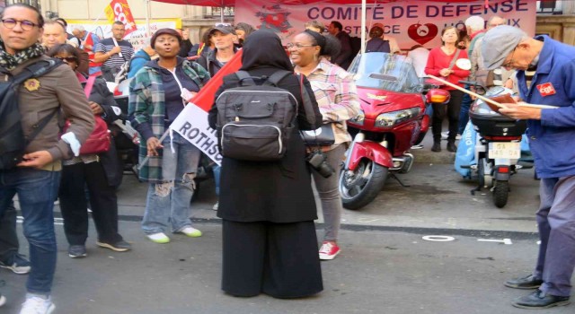Fransada sağlık çalışanlarından protesto