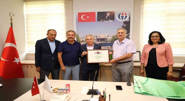 GAÜNde engelsiz üniversite bayrakları dalgalanmaya devam ediyor