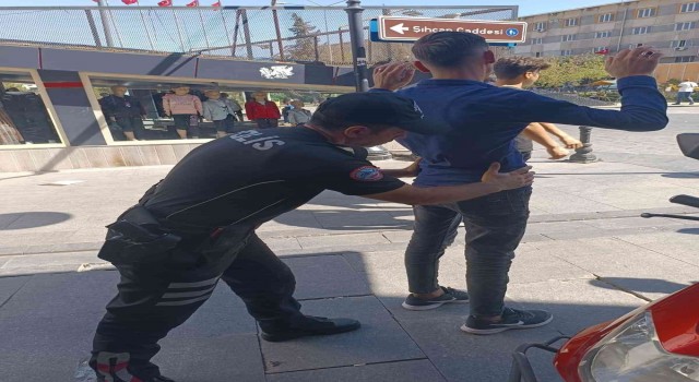 Gaziantepte şüpheli şahıs denetiminde 19 gözaltı