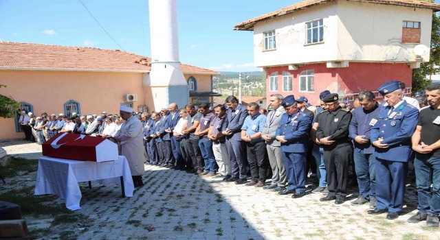 Gaziler Gününde vefat eden Kıbrıs gazisi Ömer Çakır, toprağa verildi