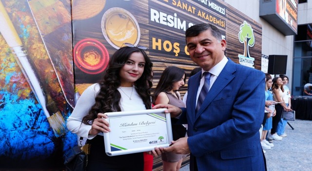 Geleceğin ressamlarına sertifikaları verildi
