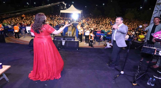 Gençlik ve Çocuk Festivali konserlerle başladı