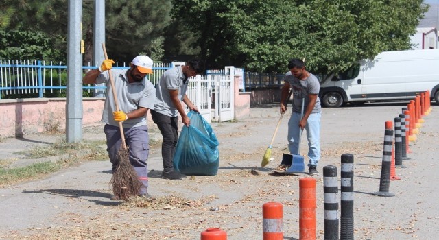 Genel temizlik çalışmaları devam ediyor
