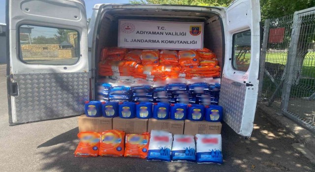 Gölbaşında minibüste sahte deterjan ele geçirildi