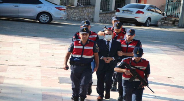 Görevden alınan CHPli Semih Şahinin 12 yıla kadar hapis talebiyle yargılandığı davanın ilk duruşması görüldü