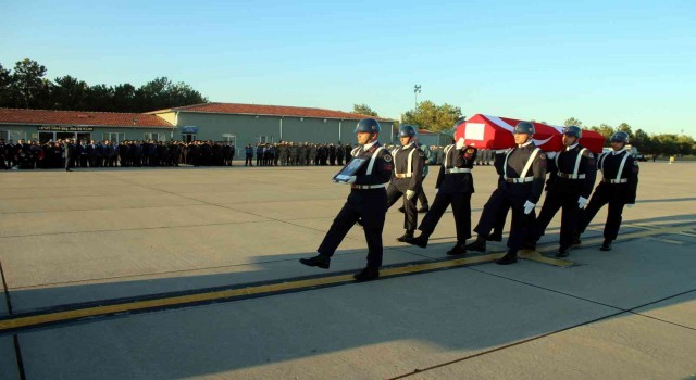 Görevi sırasında kazada şehit olan Özsoyun cenazesi memleketine geldi