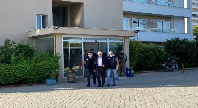 Gözaltına alınan Mersin Büyükşehir Belediyesi Basın Yayın Daire Başkanı Gündeş adliyeye sevk edildi