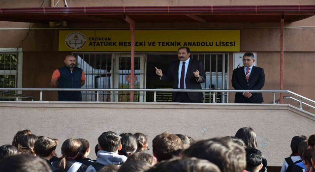 Gün, “Her zaman öğretmen ve öğrencilerimizin yanındayız”