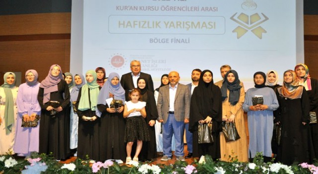Hafızlık yarışması bölge şampiyonu Düzceden