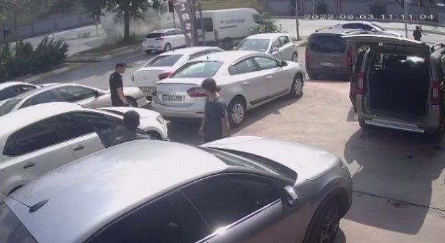 Hafriyat kamyonu ile karşı yönden gelen kamyon çarpıştı: 1 yaralı