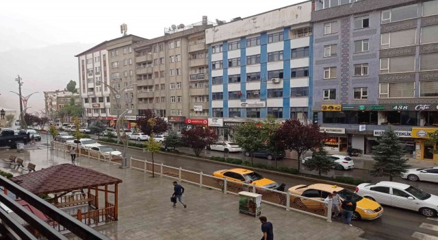 Hakkariye aylar sonra yağmur yağdı