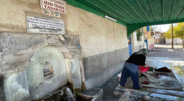 ‘Halı yıkanmaz ibaresinin altında halılarını yıkadı