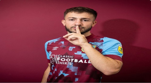 Halil Dervişoğlu, kiralık olarak Burnleyde