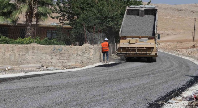 Haliliyede 3 mahallede yol yapım çalışması